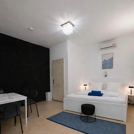 Travel Apartament *